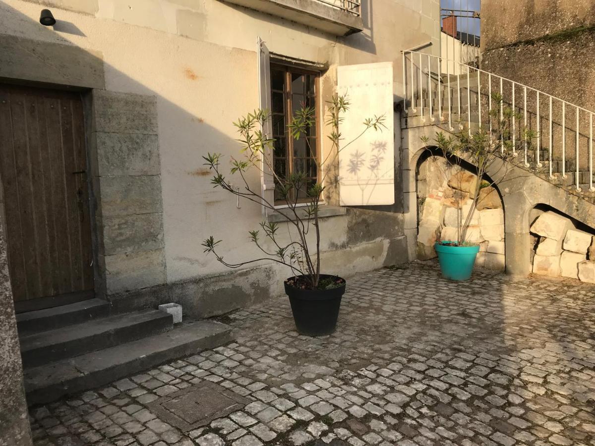 Appartement Spacieux Avec Une Vue Sur Tours Luaran gambar